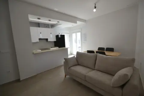 Piso en calle de la Laguna, 12