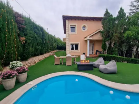 Chalet unifamiliar en Los Peñascales