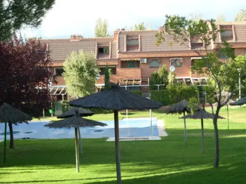 Chalet adosado en El Burgo-El Abajón