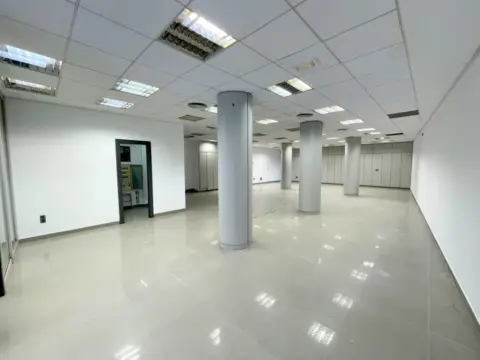 Local comercial en calle Ancha, 4