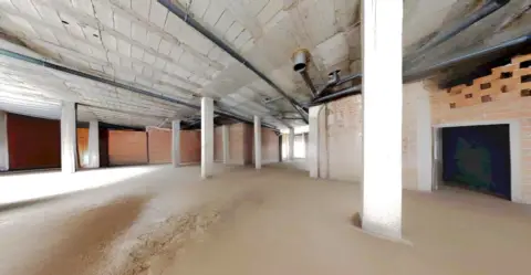 Nave comercial en Avinguda Guadassuar, 46