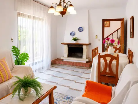 Chalet pareado en Avenida de la Cruz Roja