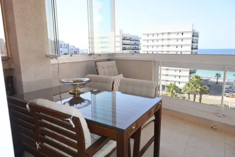 Apartamento en Urbanización Puerto Mar Iii