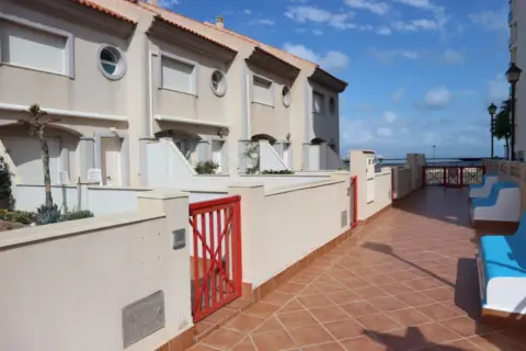 Chalet adosado en Urbanización Panoramix