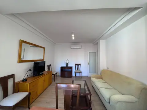 Piso en calle de Francisco Abril