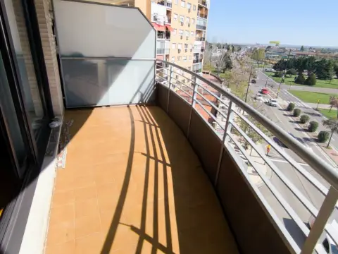 Piso en Avenida de Cesáreo Alierta, 135