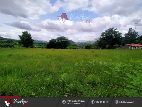 Terreno en calle Santa María de Grado