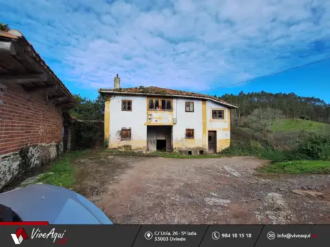 Casa en Casa en Zona de Villaviciosa, Asturias, Para Rehabilitar