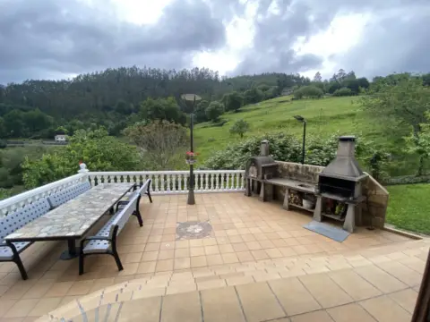 Chalet unifamiliar en calle Agüera