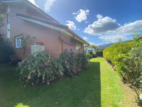 Chalet en calle Tresagua