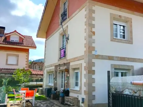 Chalet pareado en Barrio de Rioseco