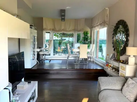 Chalet pareado en calle Barrio Brazomar