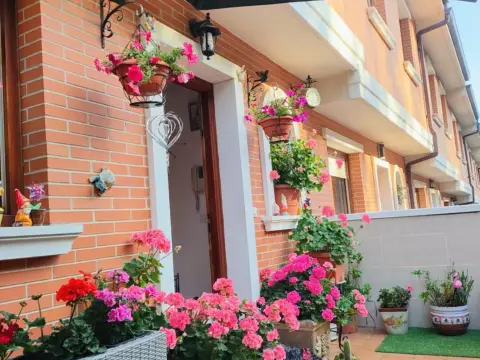 Chalet adosado en calle calle de Montecerredo