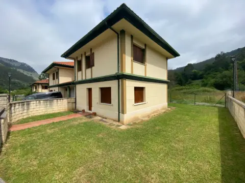 Chalet unifamiliar en calle Otañes