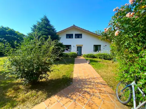Chalet unifamiliar en calle Samano Ca322