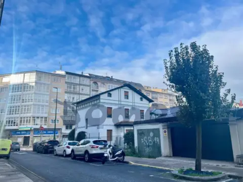 Chalet unifamiliar en calle de Ourense