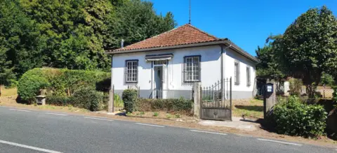 Casa unifamiliar en calle A 3Km de Vilamarín