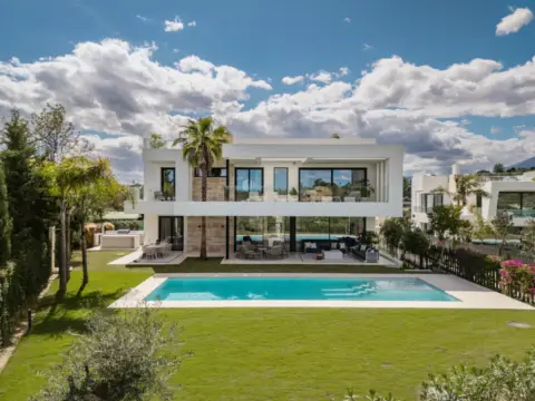 Casa en calle Lomas del Virrey