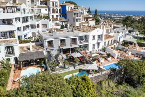 Chalet adosado en Urbanización La Heredia