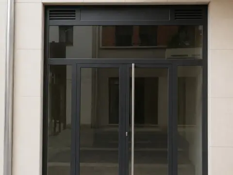 Local comercial en 2º Ensanche, Pamplona.
