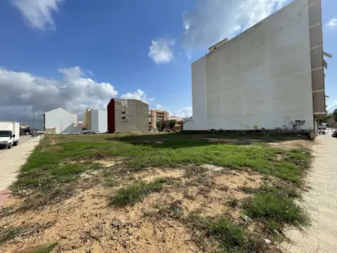 Terreno en calle Godofredo Hernandez, nº 31