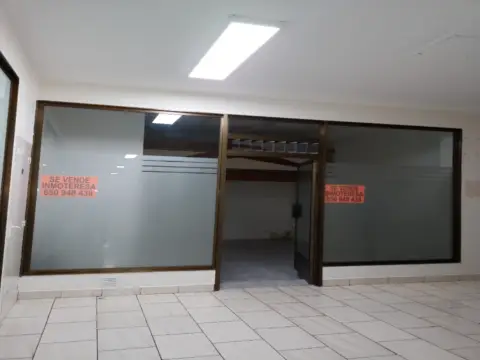 Local comercial en calle Julio Urquijo 45, nº 45