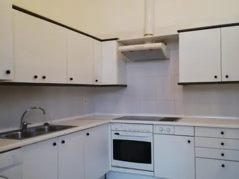 Local comercial en calle Baratzategui