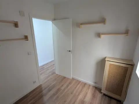 Piso en San Isidro, Estación