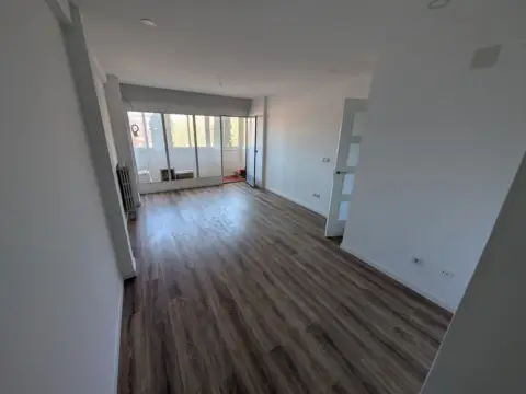 Piso en San Isidro, Estación