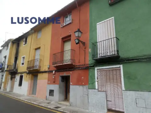 Casa adosada en Carrer de la Cantereria