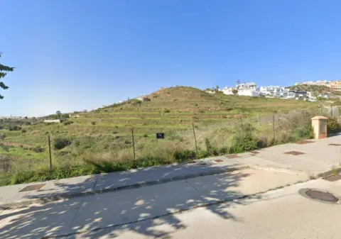 Terreno en calle Molino del Agua