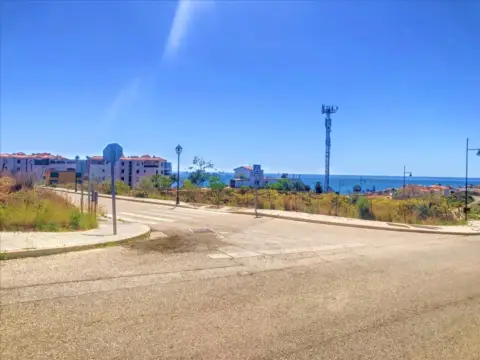 Terreno en calle Adelfas, nº 1