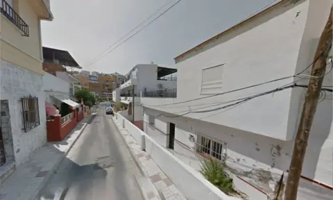 Casa adosada en calle Tarifa