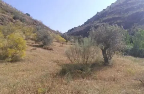 Terreno en calle Río Darro