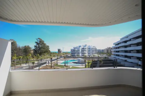 Piso en Avenida Mar de Alborán, nº 1