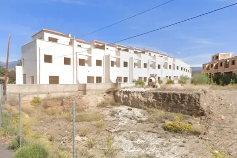 Edificio en Camino La Vega, nº 1