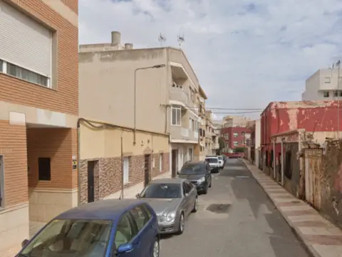 Casa en calle de Antonio Vallejo, 7