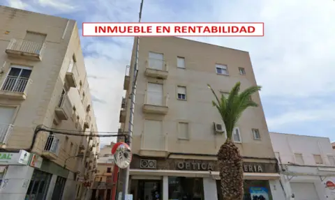 Piso en Avenida de la Almanzora, 9