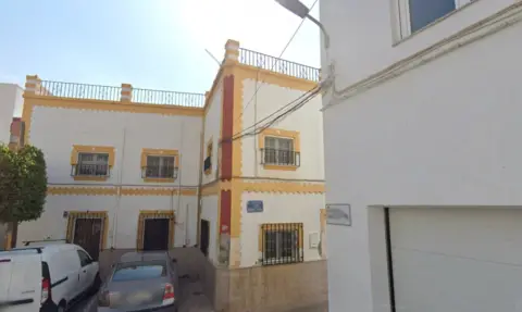 Casa adosada en calle José Gómez Abad