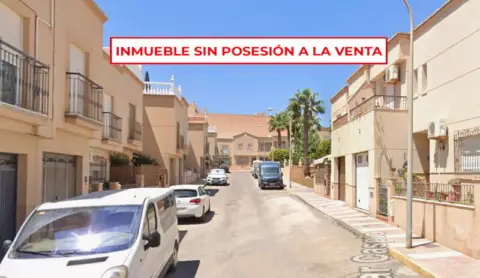 Chalet adosado en calle del Mar Caspio, 3