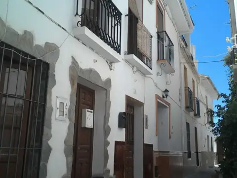 Casa adosada en calle del Muladar, 3