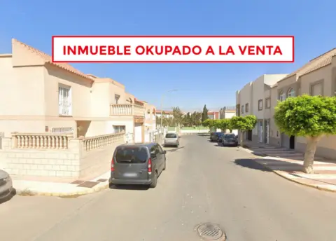 Chalet adosado en calle de Vilanova i la Geltrú, 3