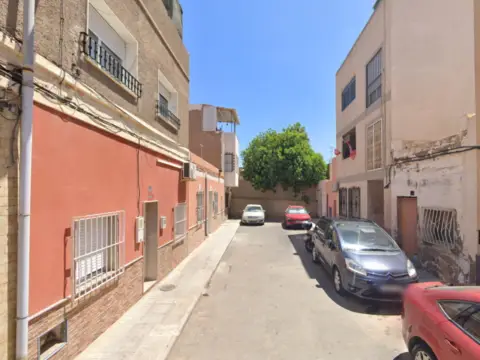 Casa en calle Trueno, 6