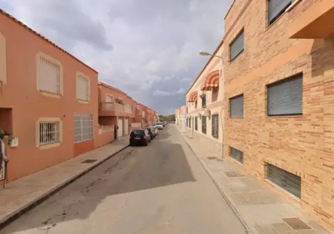 Chalet adosado en calle Traíña del Alquian, 5