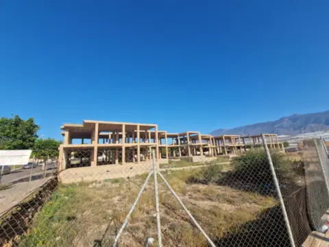 Edificio en Avenida de San Juan