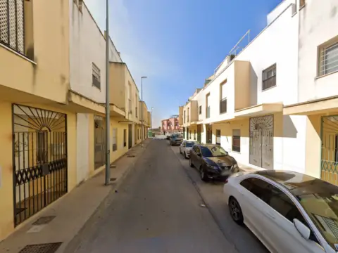 Casa adosada en calle de Pablo Ruiz Picasso