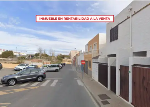 Casa en calle de la Virgen del Pilar, 12