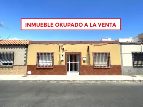 Casa adosada en calle de la Estrella Polar, 13