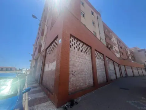 Local comercial en Carretera de la Mojonera, 71