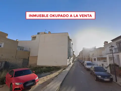 Piso en calle Laureles